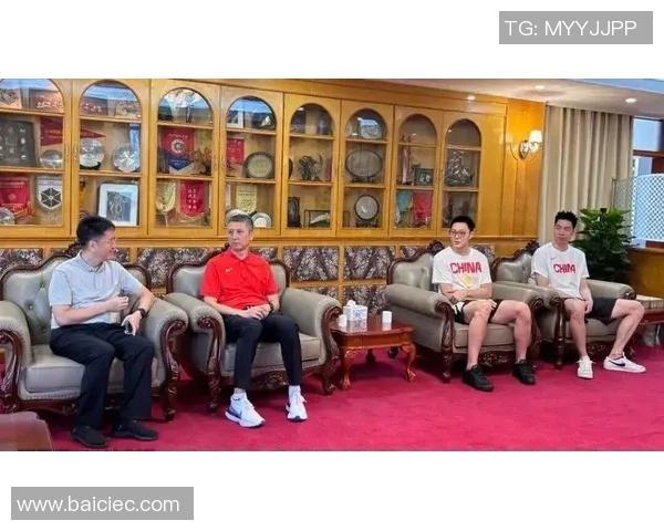 朱俊龙的奋斗历程与成就探索：从普通少年到卓越人才的成长之路